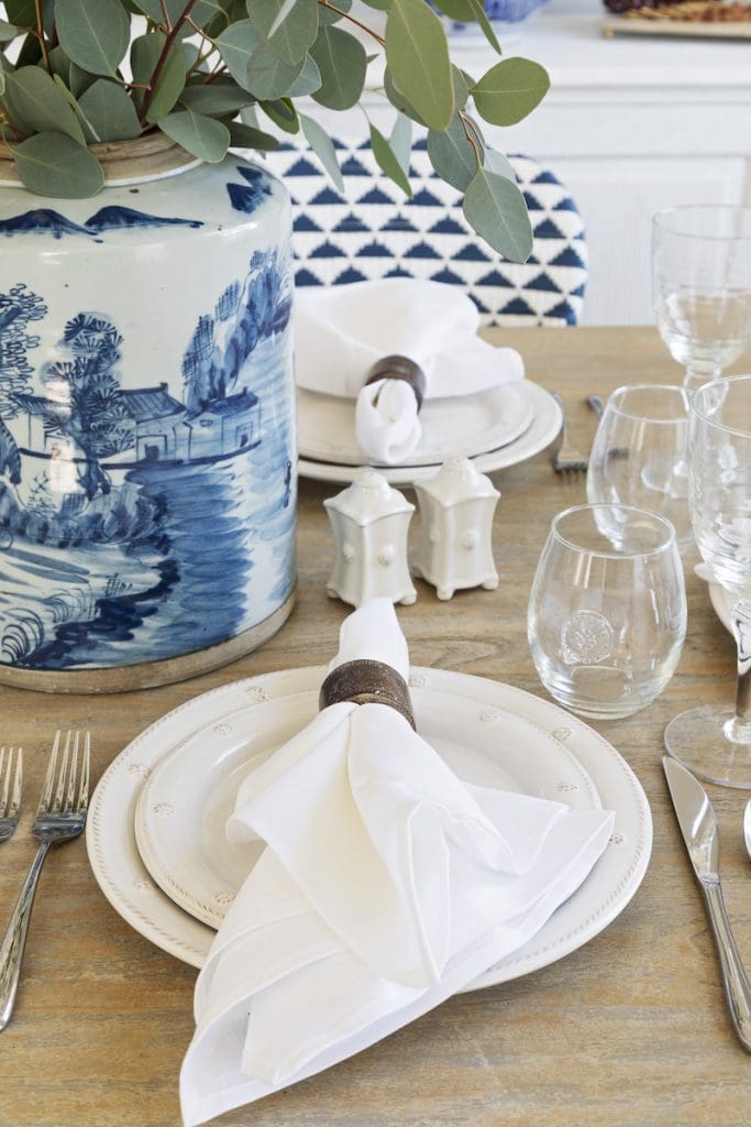 Table set with chinoiserie centerpiece